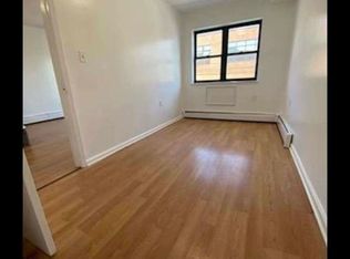 34-34 10th St #3, Astoria, NY 11106