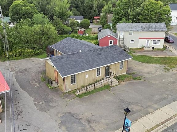3rd image of 214 Main St