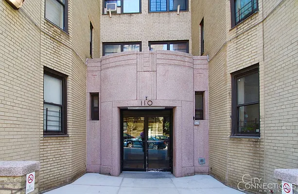 Rented by City Connections Realty | media 27