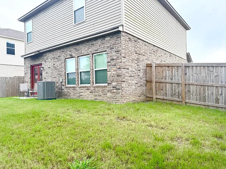 8616 Eastwood Creek Dr — Photo 23