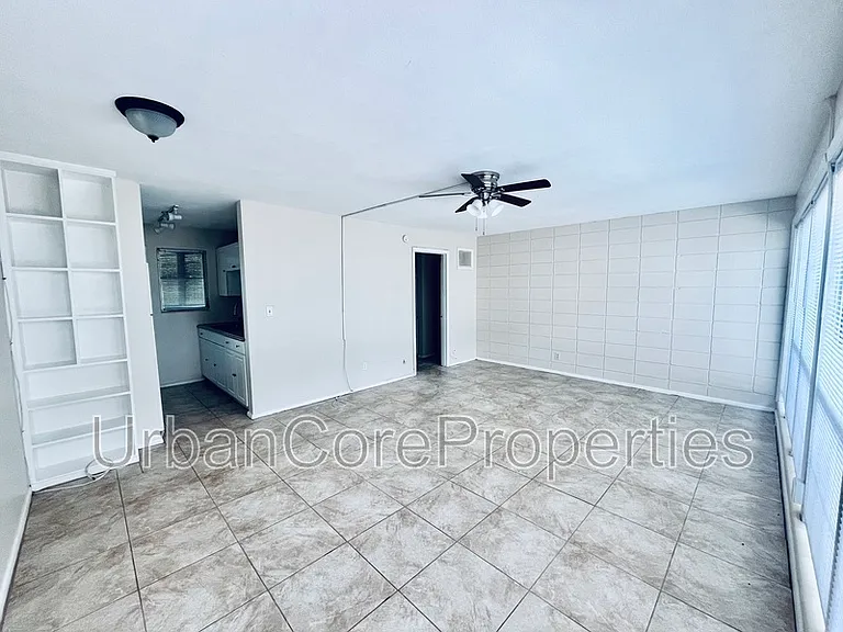 311 24th Ave N #C — Photo 2