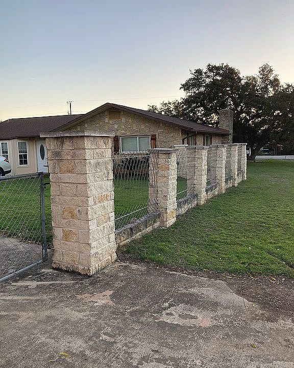 1st image of 2678 Lakeview Dr