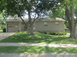 3011 Stanford Ave, Iowa City, IA 52245