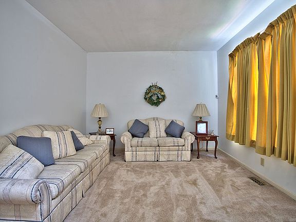 2nd image of 19229 Lupine Ct
