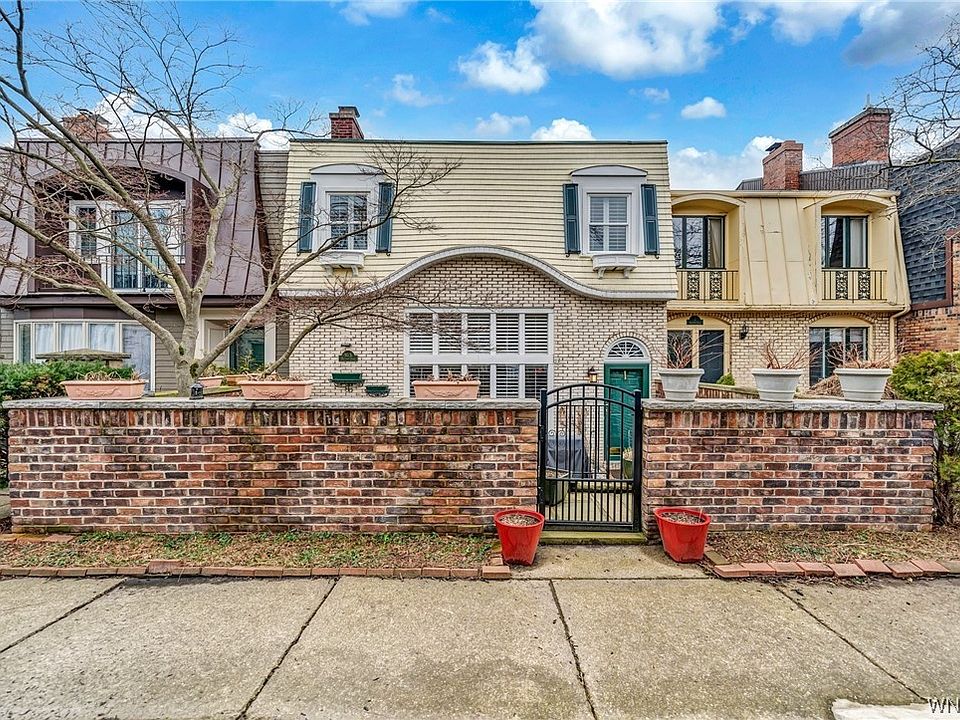 1st image of 5 Brittany Ln