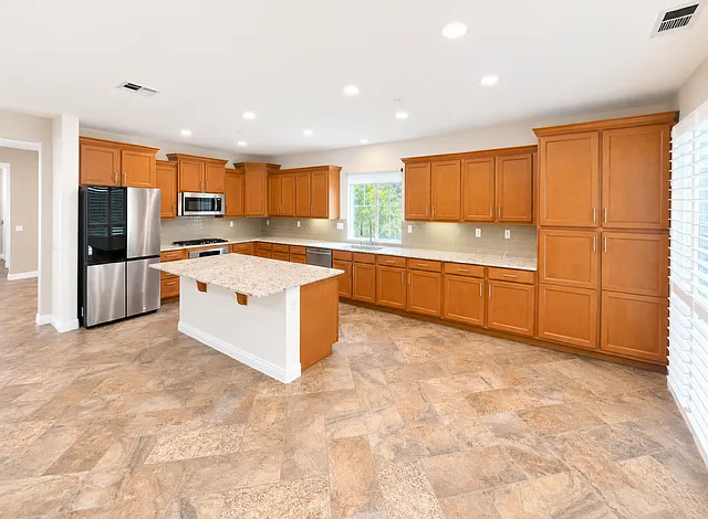 4 bed, 3.5 bath, 2351 sqft, $5,000 — Photo 2