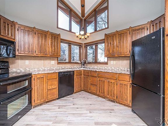 3rd image of 26916 Baker Park Pl