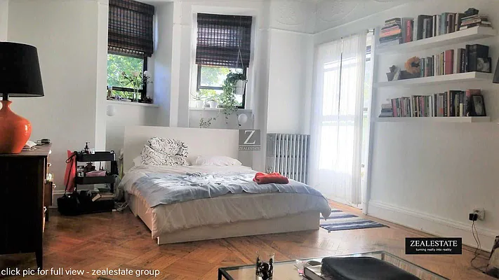 Rented by ZealEstate Group Inc | media 7