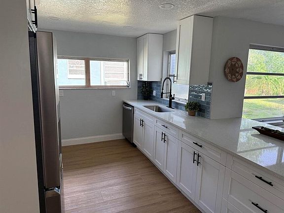 4th image of 369 Westwinds Dr