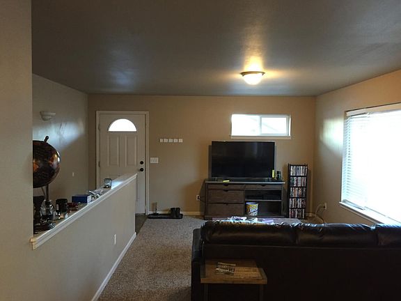 upstairs-living room