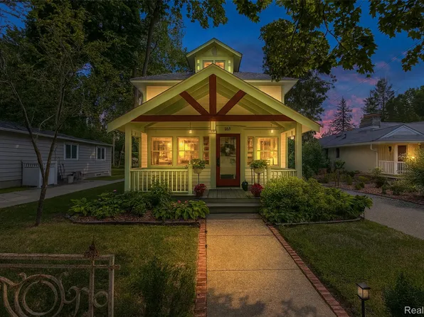 126 N Holcomb Rd, Clarkston, MI 48346