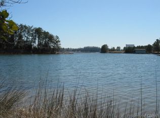5 Loch Ln, Ophelia, VA 22530