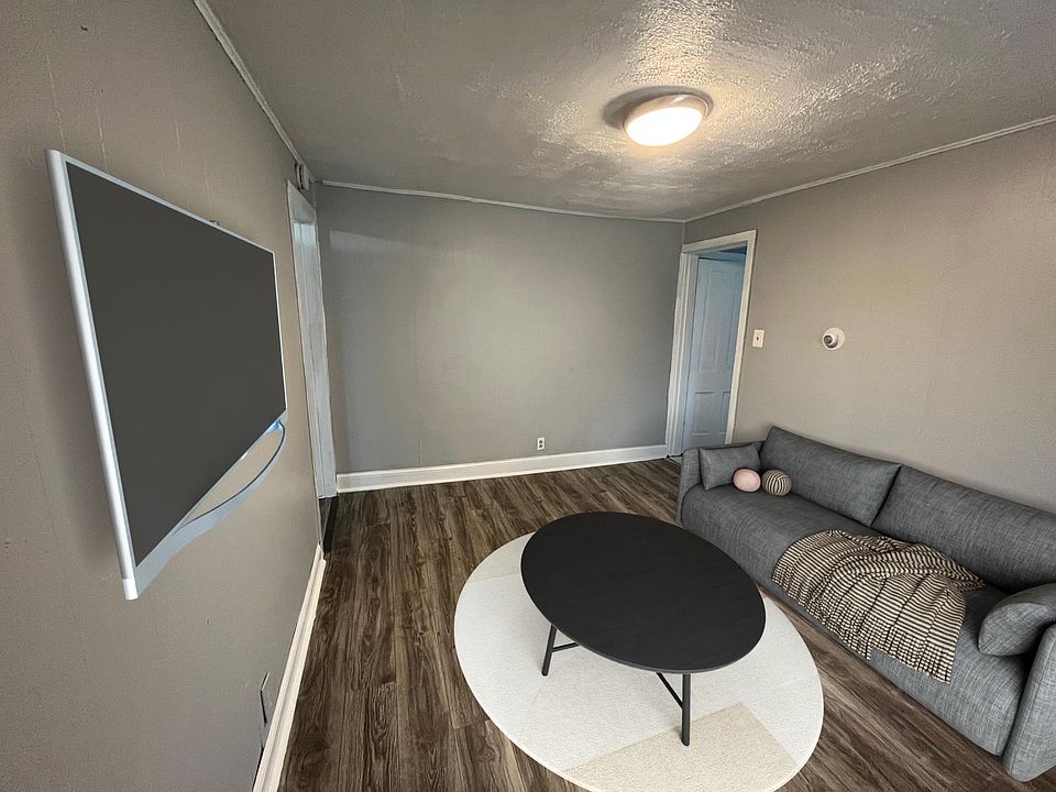 2nd image of 372 Main St #3