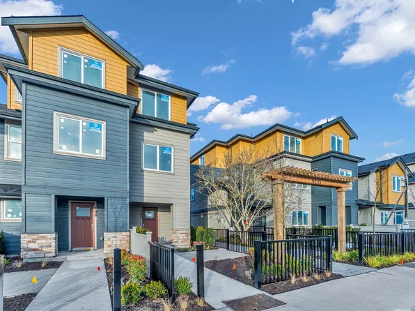 8233 Williams Rd #110, Richmond, BC V7A 1G5