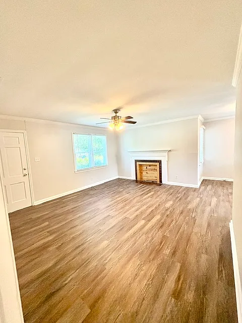 3 bed, 996 sqft, $1,900 — Photo 2