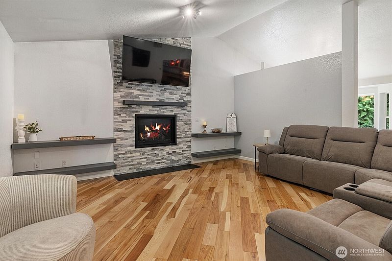 5th image of 24616 94th Avenue E