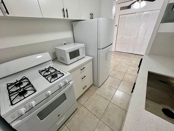 4th image of 3800 SW 102nd Ave APT 117