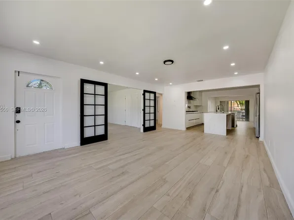 716 SW 5th Ave, Hallandale Beach, FL 33009