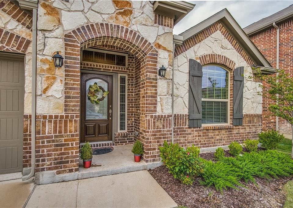 1st image of 16621 Lincoln Park Ln