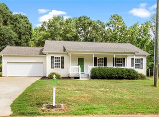 7 Four Leaf Ct, Pelzer, SC 29669