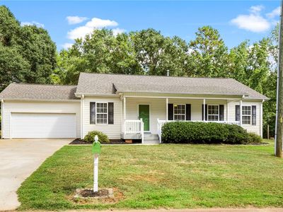 7 Four Leaf Ct, Pelzer, SC, 29669