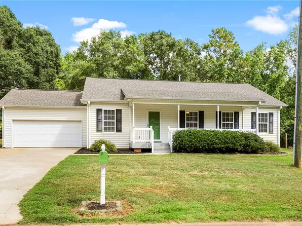 7 Four Leaf Ct, Pelzer, SC 29669