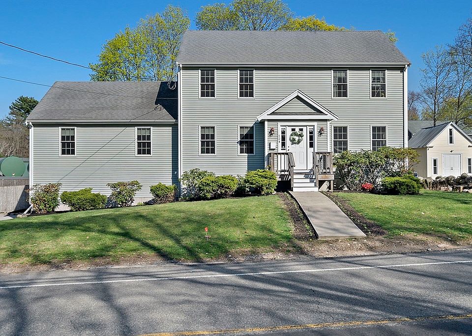 1st image of 124 Pond St