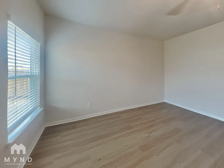 15635 Plum Brook Dr — Photo 6