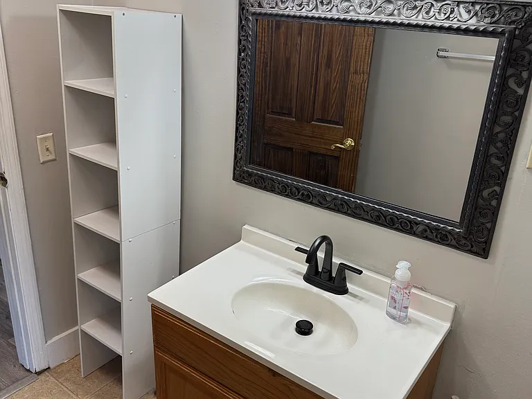 928 Jefferson St — Photo 16