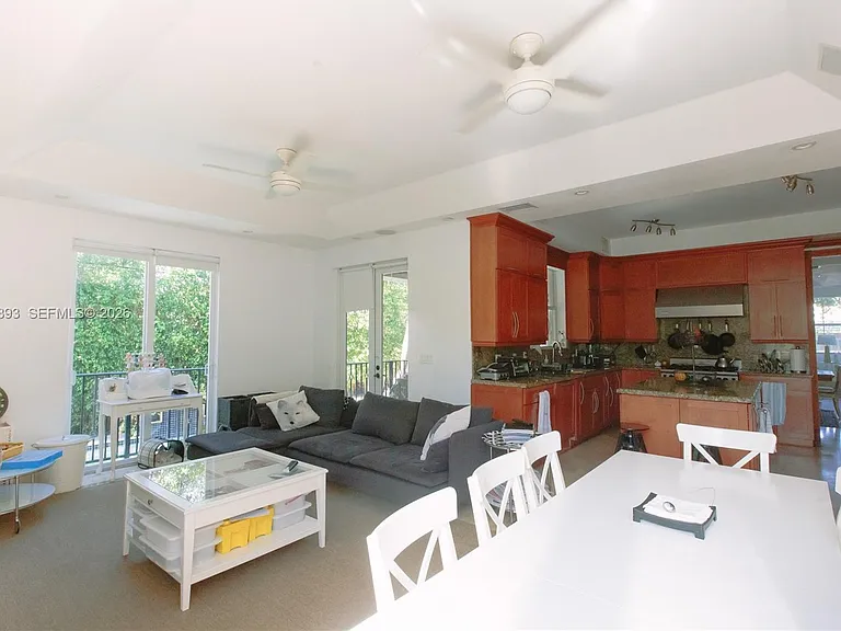 335 W Enid Dr — Photo 9