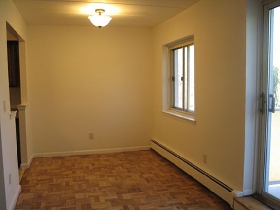 4th image of 370 Central Park Ave APT 5A