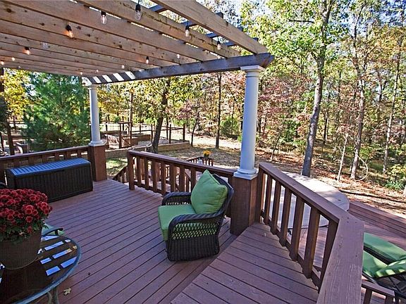 Private and secluded pool. Decks and pool are only two years old and are in excellent condition.