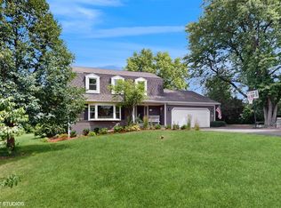 27W558 Ridgeview St, West Chicago, IL 60185