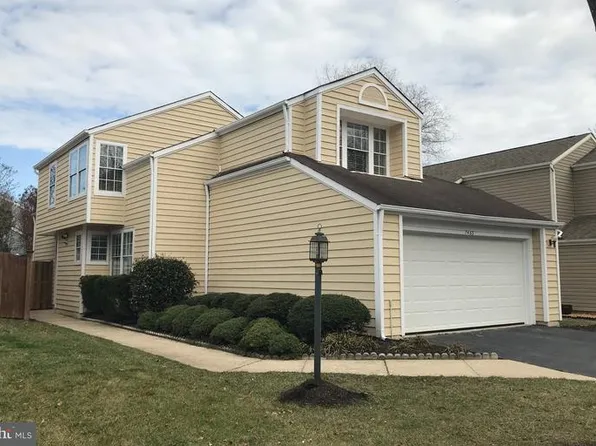 7463 Cross Gate Ln, Alexandria, VA 22315