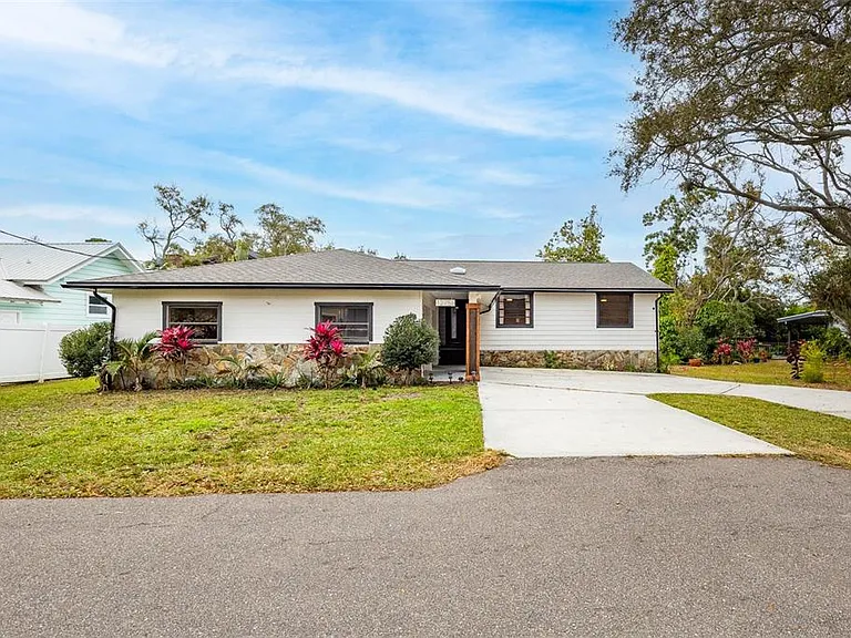 12756 Poinsettia Ave — Photo 5