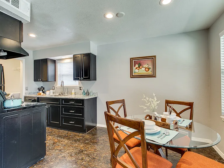 Norman Apartments — Photo 10