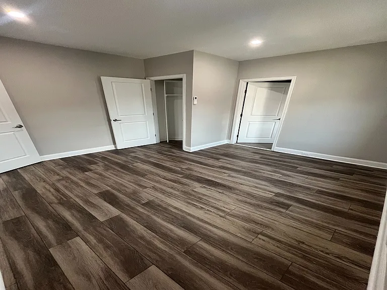 Campus Apartments — Photo 4