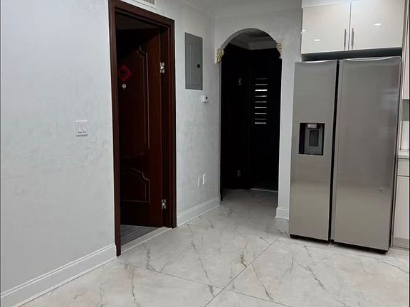 4th image of 15501 Sanford Ave #2