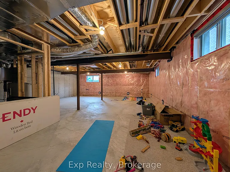 96 Athabaska Dr — Photo 12