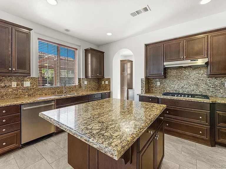 10449 Monterey Ridge Dr — Photo 11