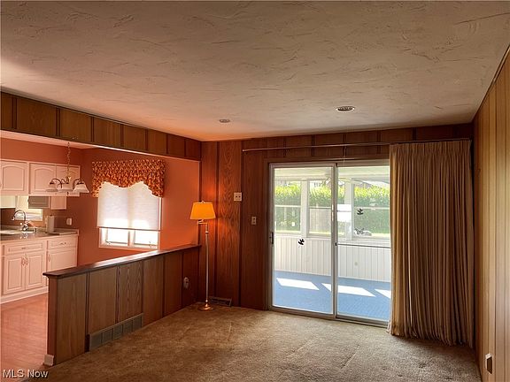 3rd image of 1008 Meadview Dr