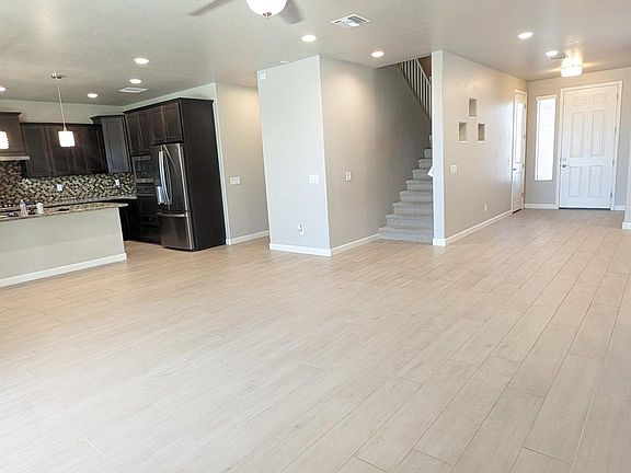 5th image of 2119 E Kings Ave