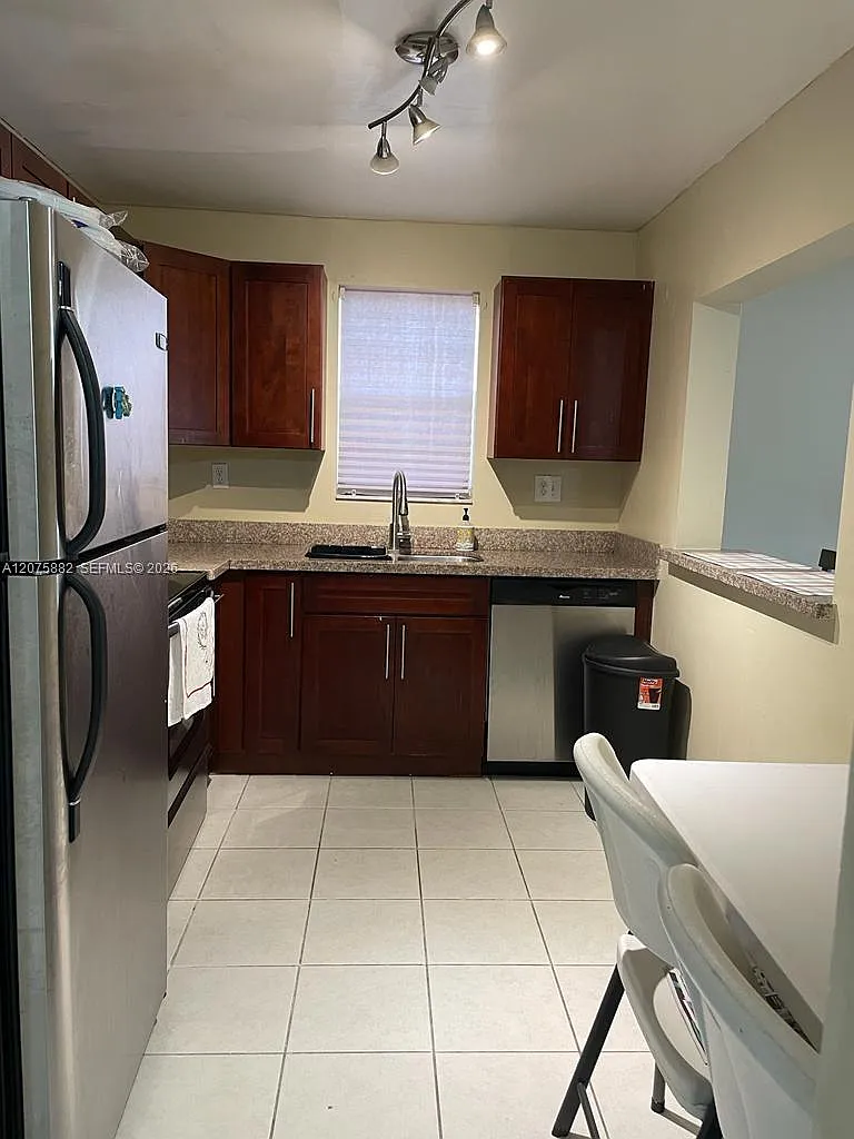 Ramblewood East Condo — Photo 1