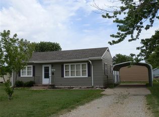 1443 N Front St NE, Russell, KS 67665