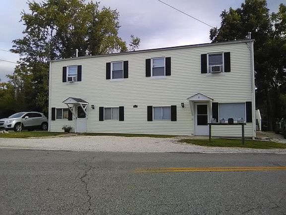 2nd image of 2114 Oakridge Dr APT C