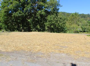 1st Ave, Marlinton, WV 24954