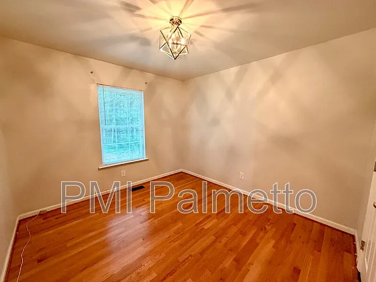 152 Chatham Cir — Photo 17