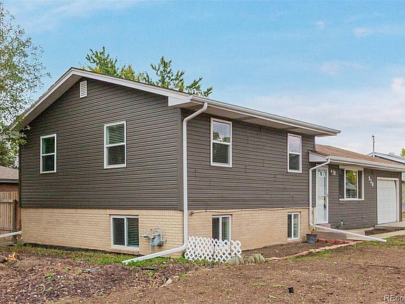 5th image of 930 Oak Street