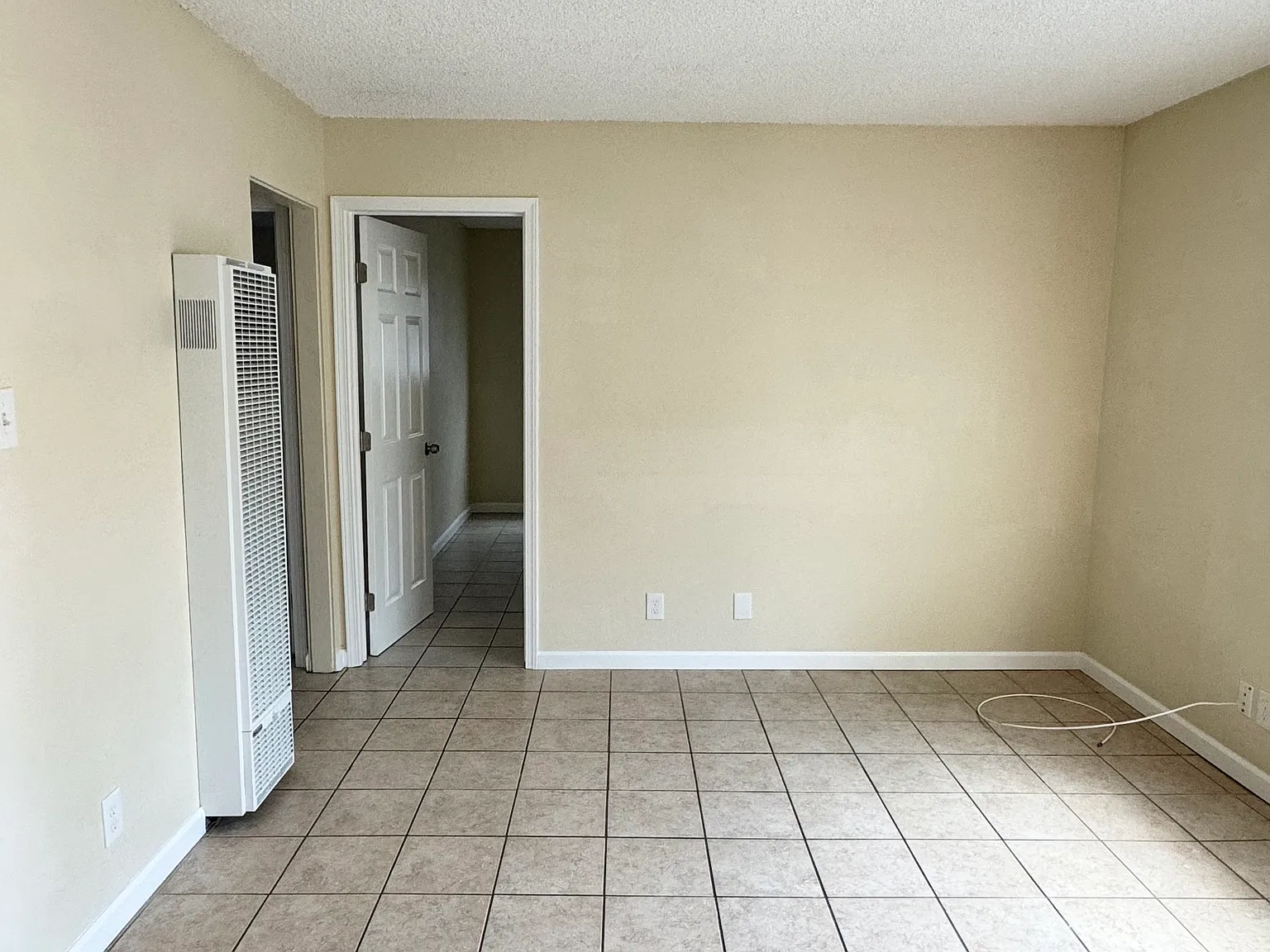 2 bed, 900 sqft, $1,800 — Photo 4
