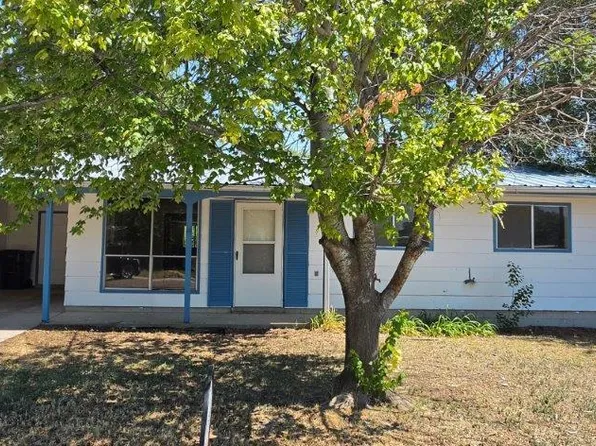 702 E Cedar St, Lamar, CO 81052